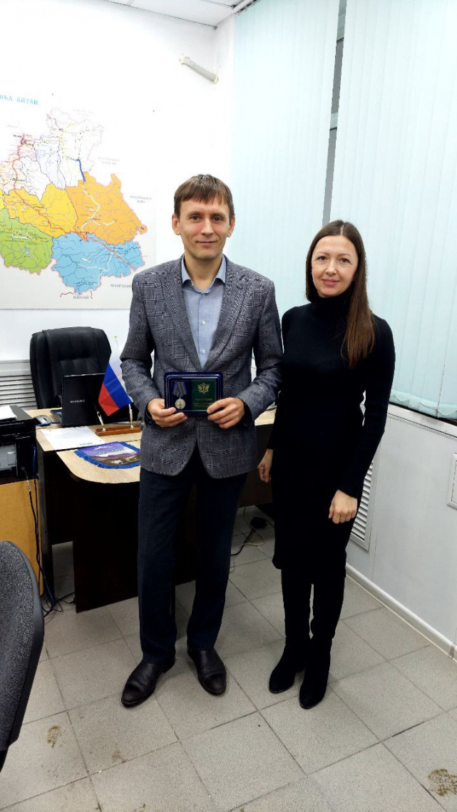 О награждении серебряной медалью «За содействие» О награждении серебряной медалью «За содействие»
